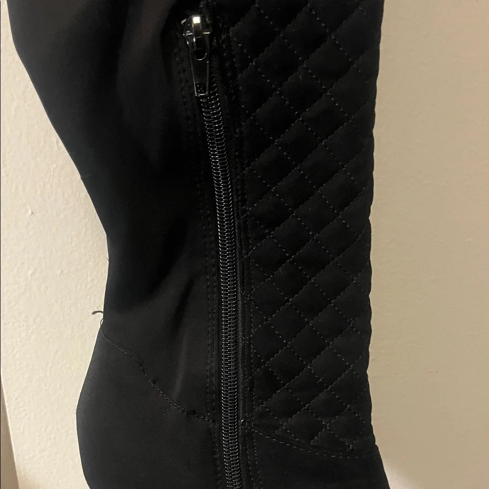 Elegant Black Knee-High Boots - Picture 3 of 8